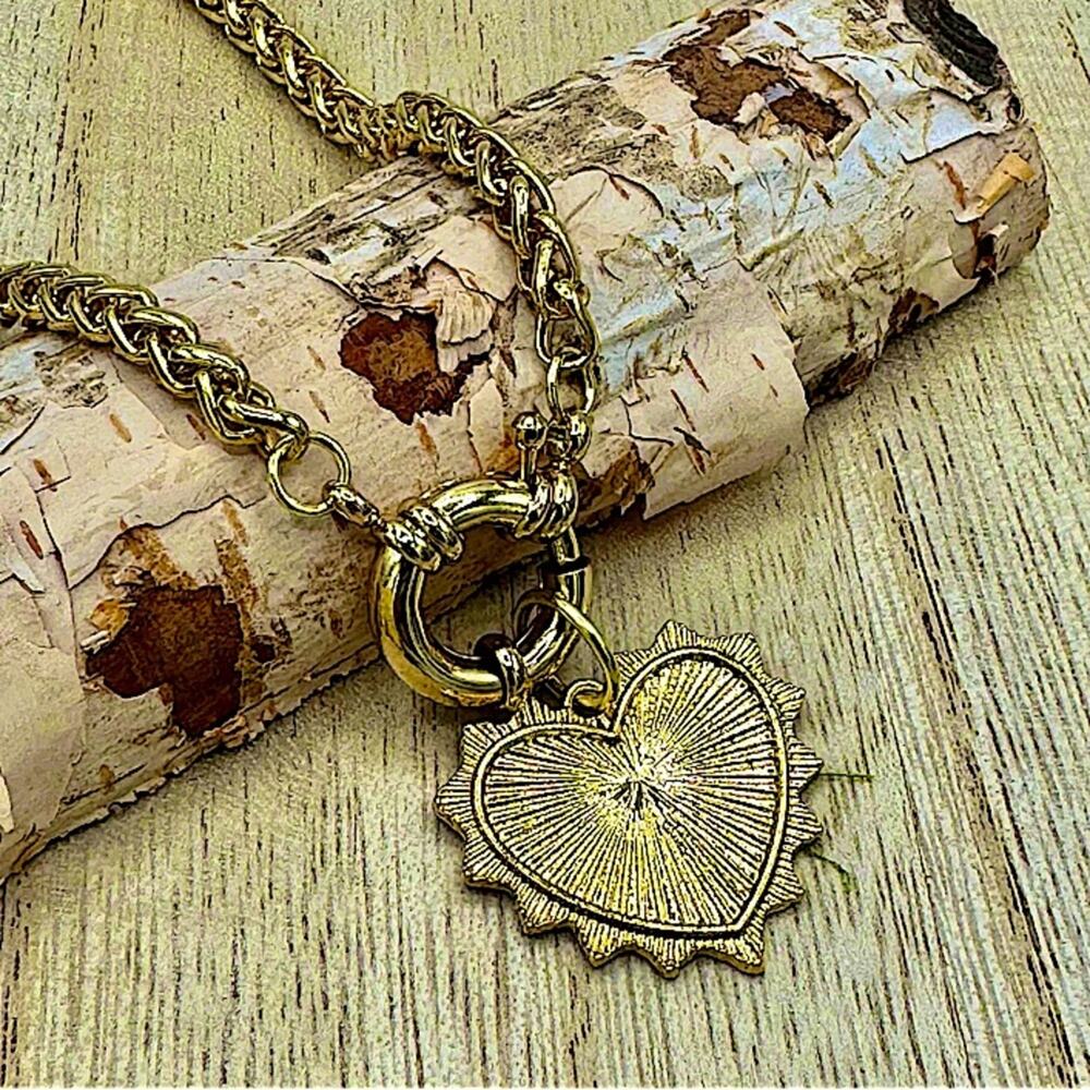 Gold Luxe Heart Statement Necklace Chunky Oversized - Picture 5 of 7